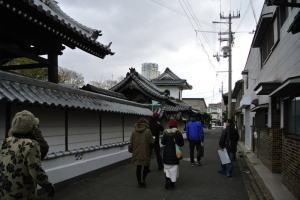 まち歩きの様子