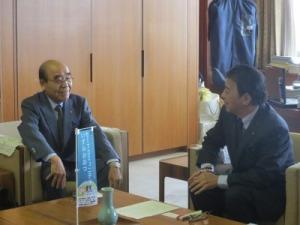 中間答申提出の様子3