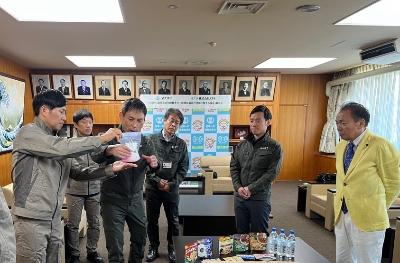 備蓄食や災害用トイレの紹介・実演