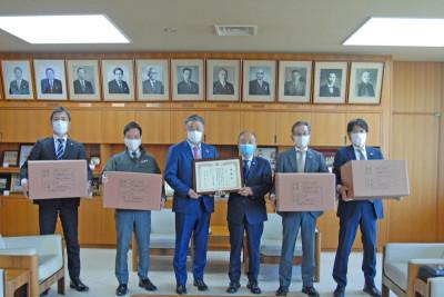 泉大津ライオンズクラブからマスク1万枚の寄附を受ける