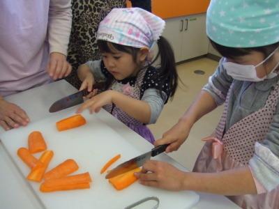 人参を切る様子