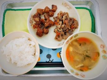 11月27日小学校の『ときめき給食』