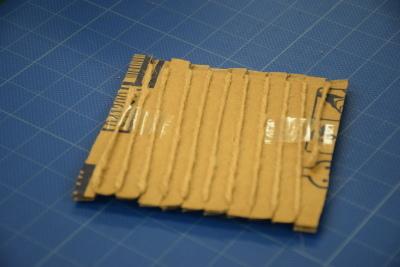 段ボールコースターテープで止める