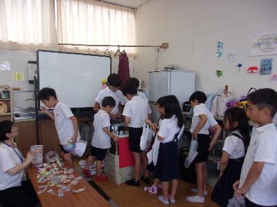 夏まつり参加している子どもたち