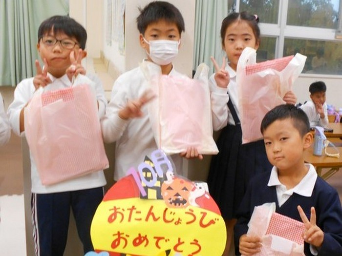 誕生日の子どもたち