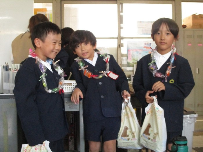 誕生日の子どもたち