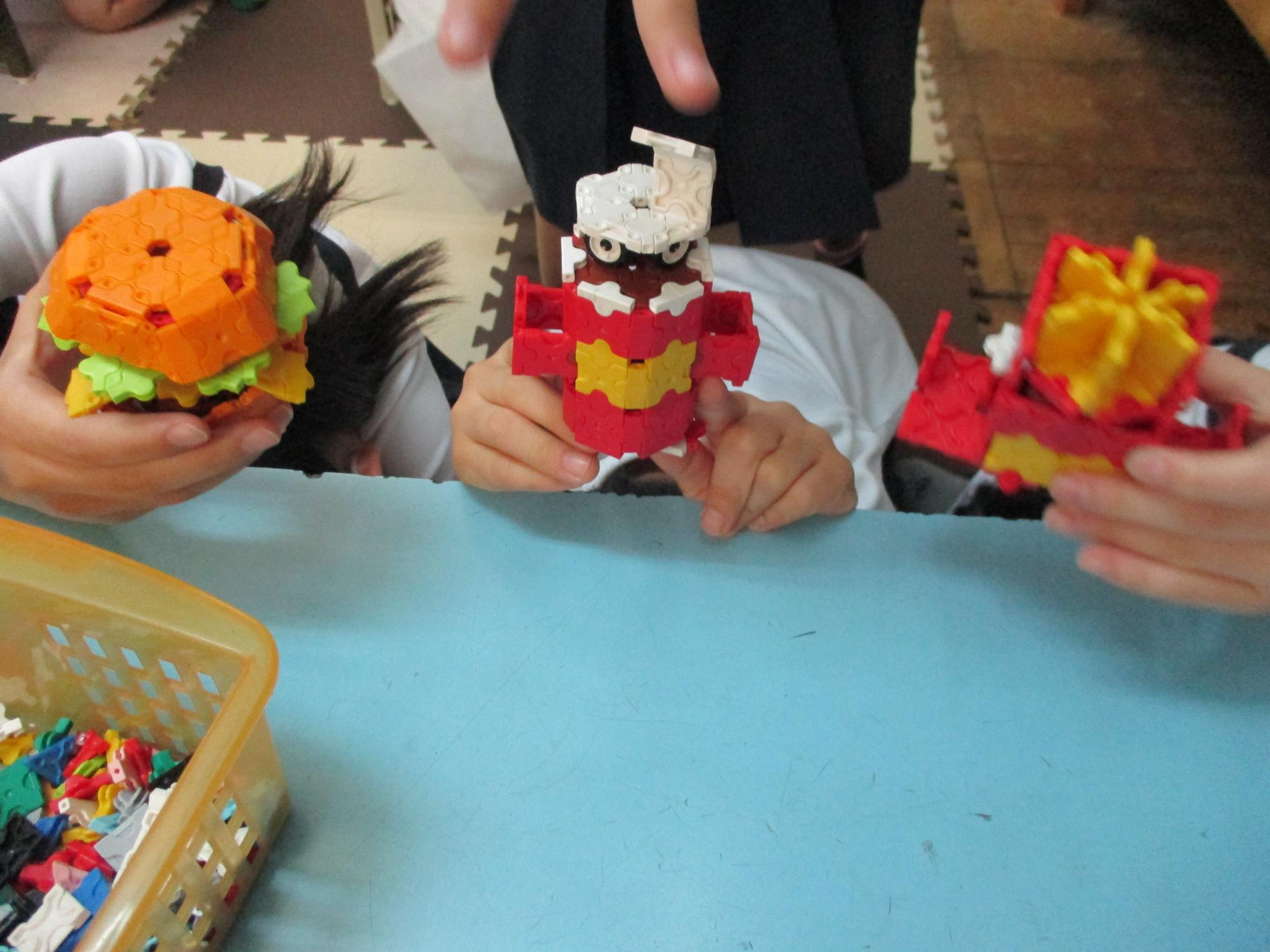 つっくた人は、恥ずかしがりやです。