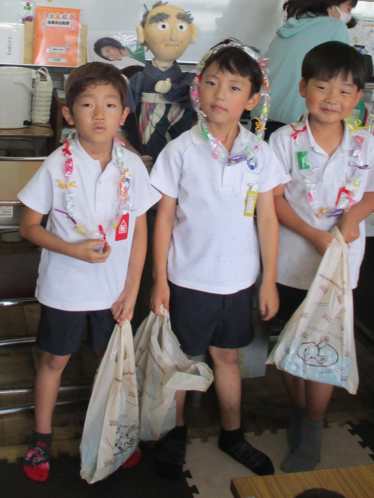 お誕生日の子どもたち