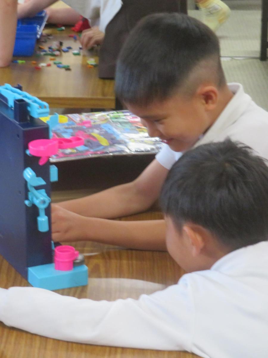 ボールを動かしてゴールまでもっていく遊び