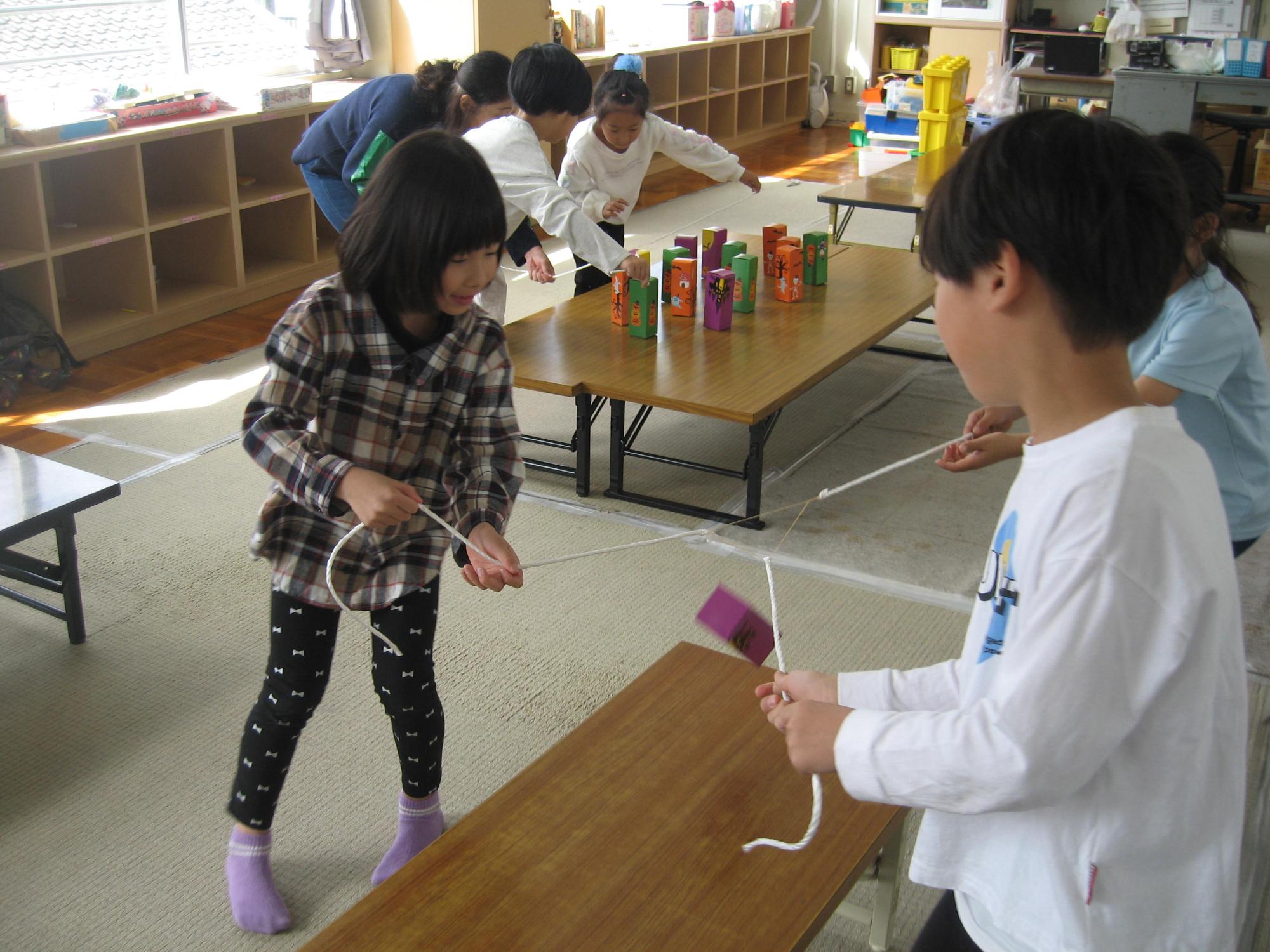 箱を運ぶゲームをしました。