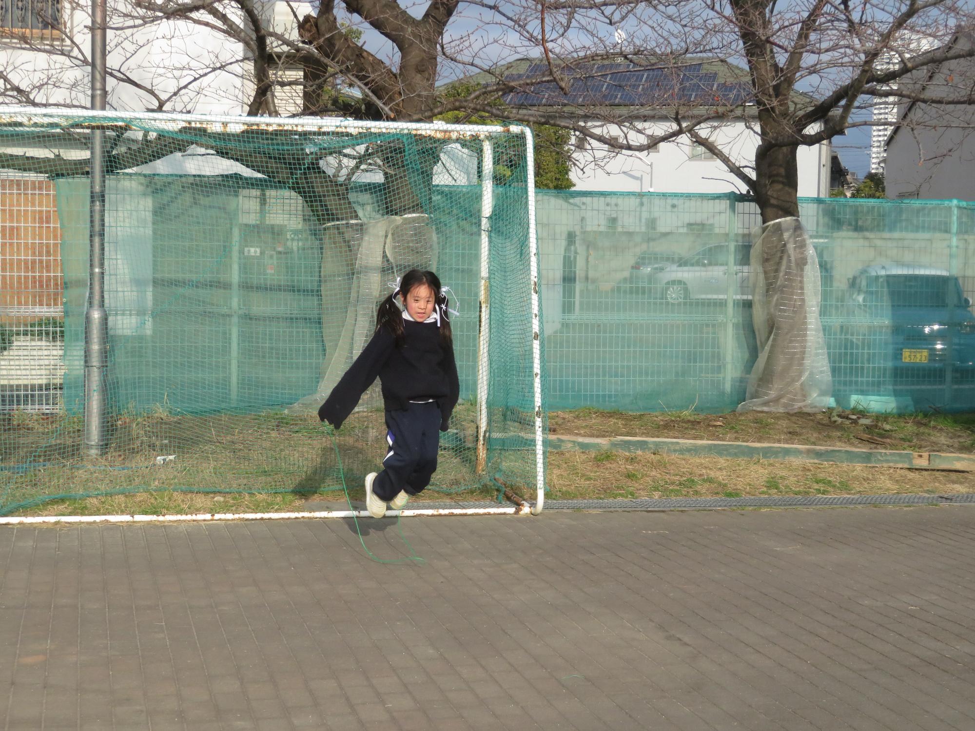 なわとびをしています