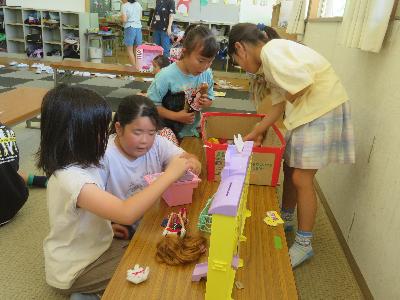 人形あそびをしました。