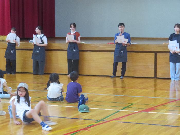 各お店からどんなものが売られているか説明がありました