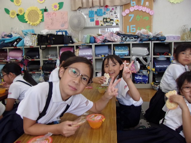 おやつはゼリーです