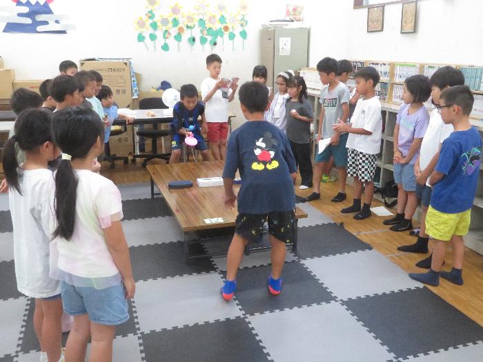 多くの観客に囲まれての決勝戦