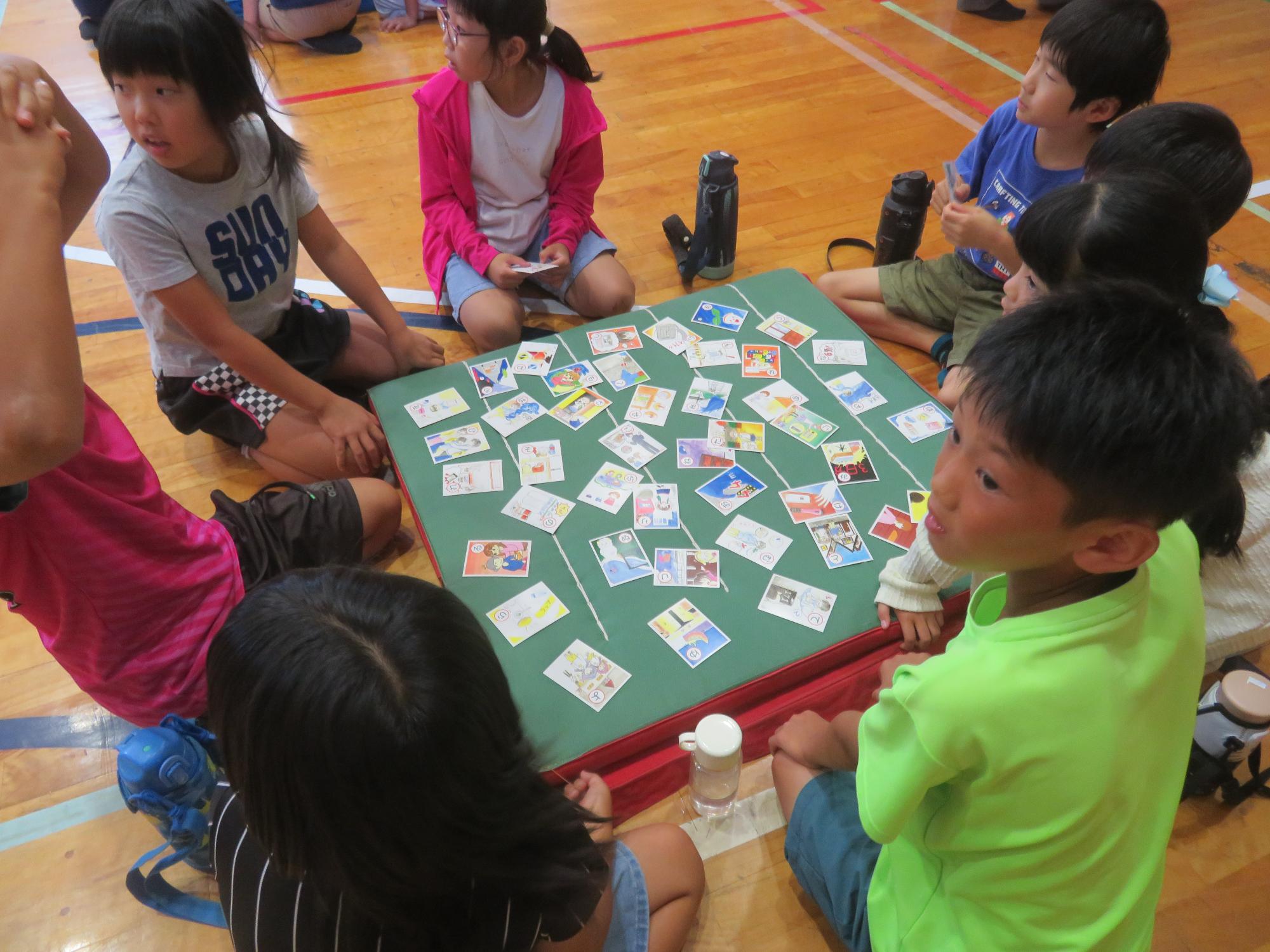 かるたが始まります