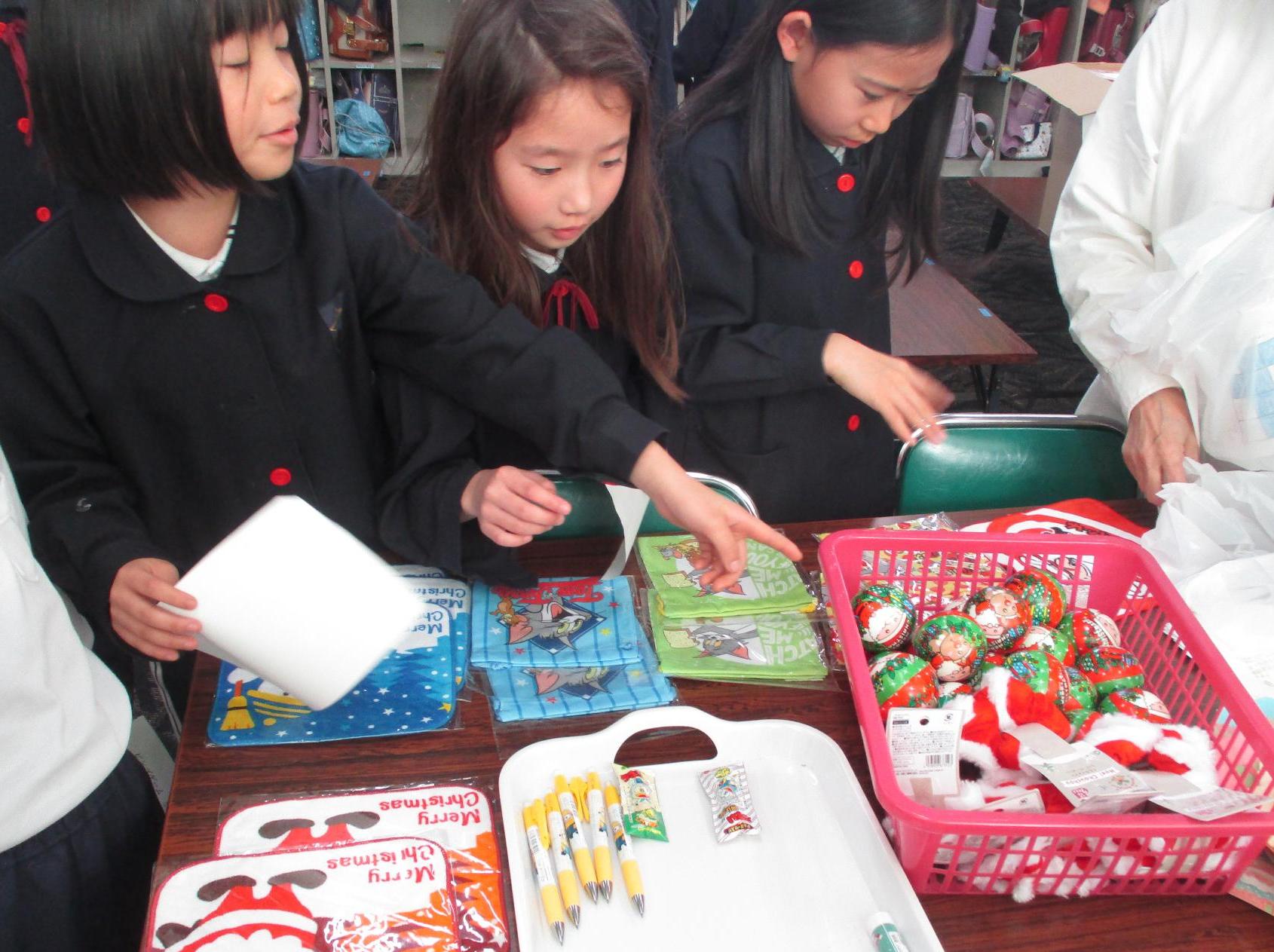 ビンゴの賞品を選びました。