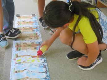 私は黄色のくつした