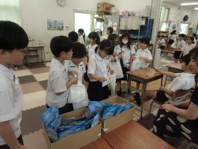 お宝をつります。