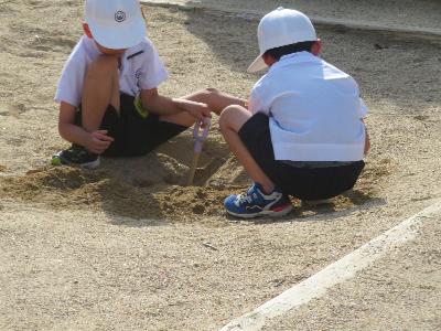 砂遊びが大好き