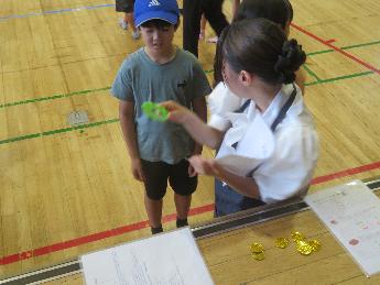 長野産か地元産かどちらのレタスを買いますか